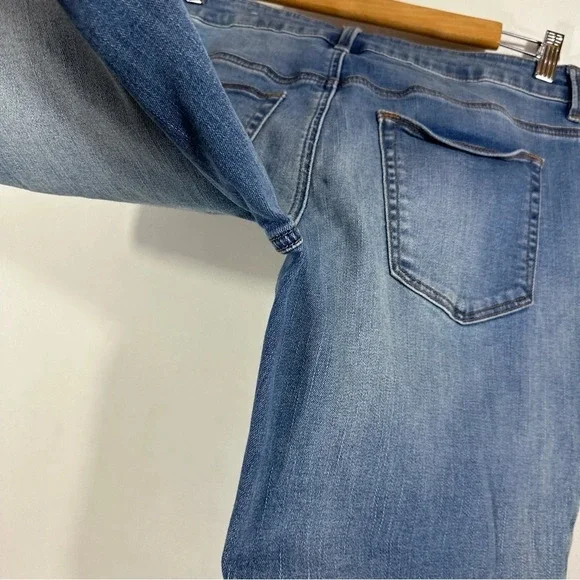 Chico’s Boyfriend Ankle Medium Wash Jeans - Picture 6 of 11